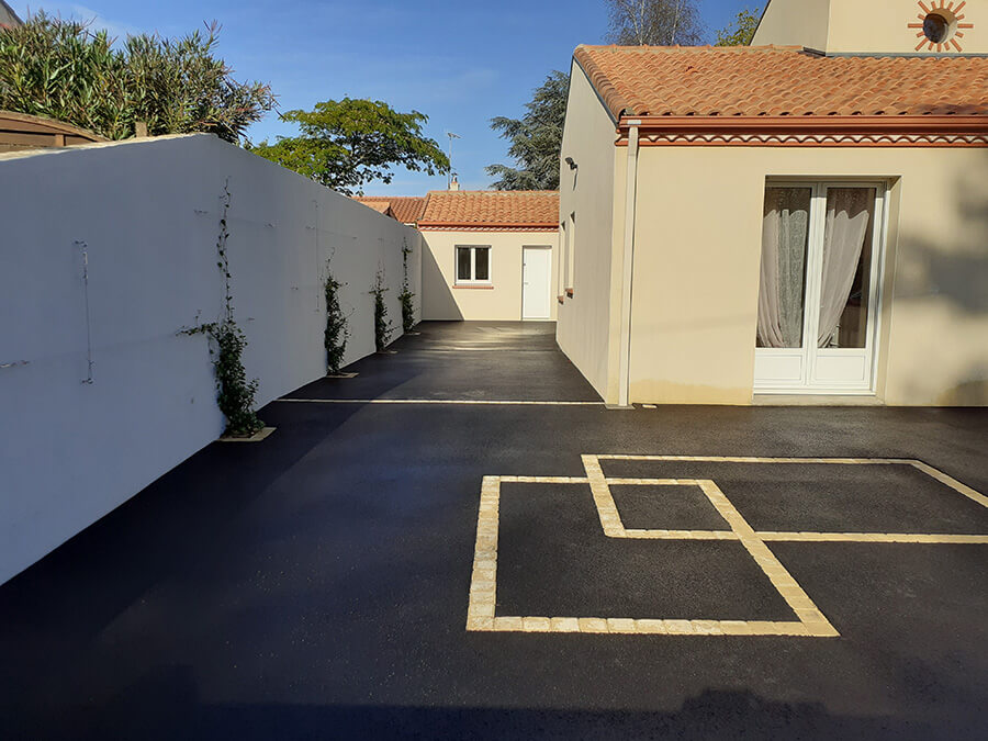 Réalisation d'enrobés par un paysagiste sur Saint Philbert de Grand Lieu