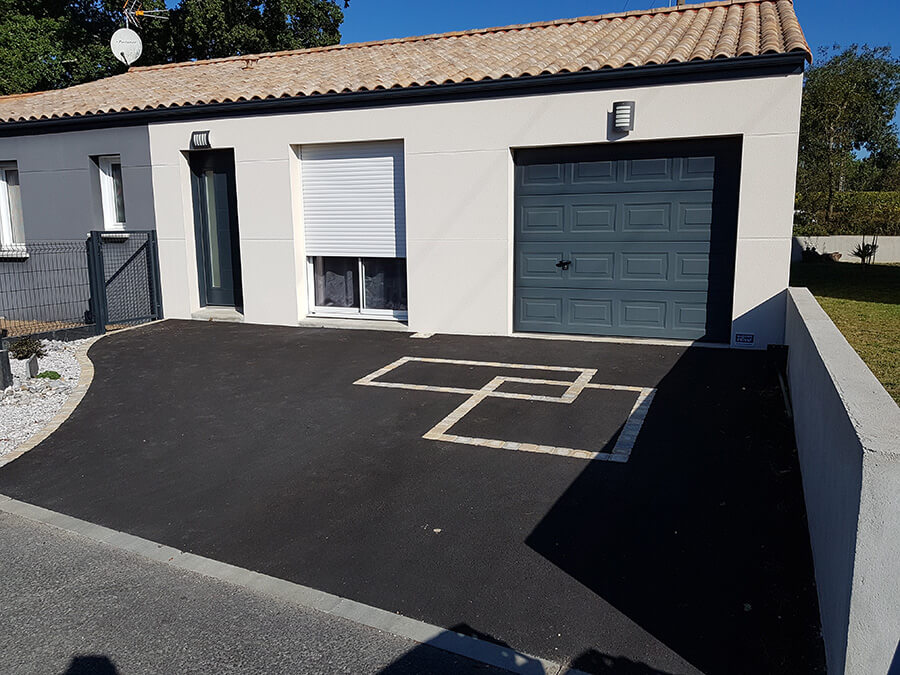 Réalisation d'enrobés par un paysagiste sur Saint Philbert de Grand Lieu