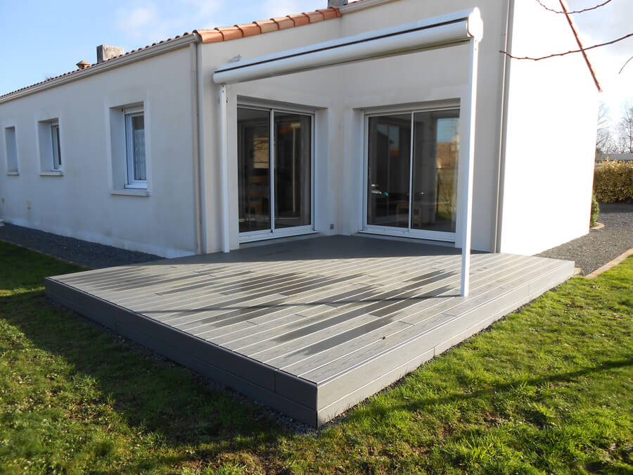 Terrasse réalisée par le paysagiste Rambaud Paysage à Saint Philbert de Bouaine